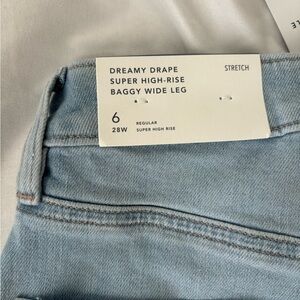 Brand New- AE Dreamy Drape Stretch Super High-Waisted Baggy Wide-Leg Jean